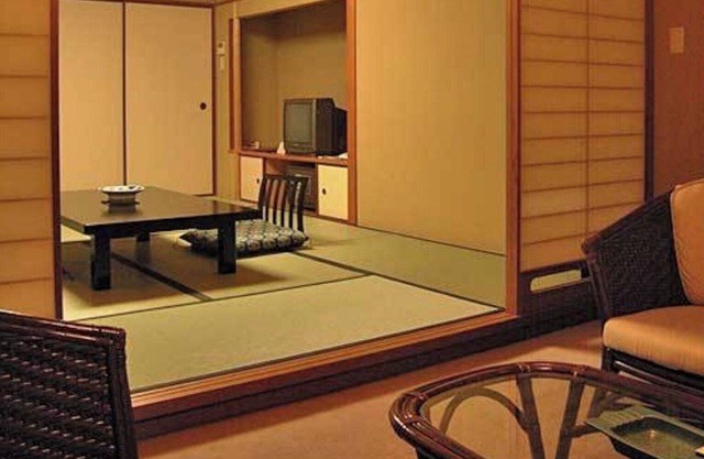 NonsmokingFor 5 peopleRinsuitei Breakfast included/Kobe Hyōgo
