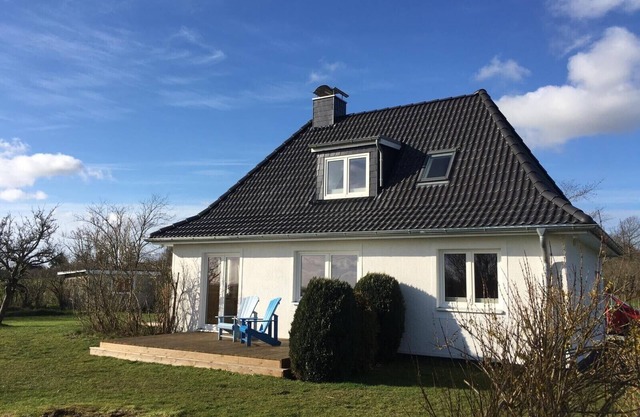 Nordseeblick holiday home in a secluded location with sea views and dog
