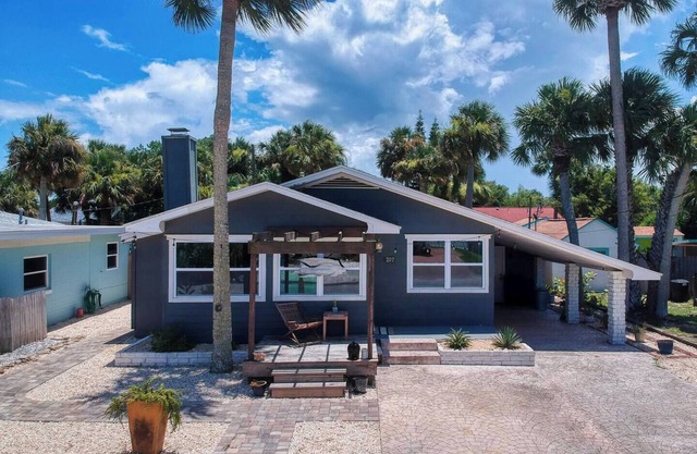 North Beach rental! 2 Bedroom, 1 flex room and 1 bath home, just one block from beach access and Grayce Barck Park with nature trails.