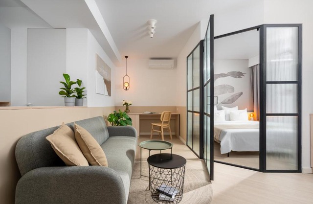 North by Urbanesq Cortina B