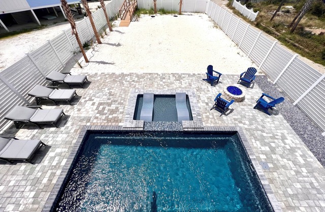 North Cape San Blas, private pool, elevator, pets, beach gear included!