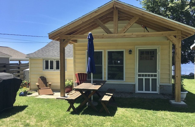 North Sandy Pond/lake Ontario Cottage On The Pond " Little Piece of Heaven"