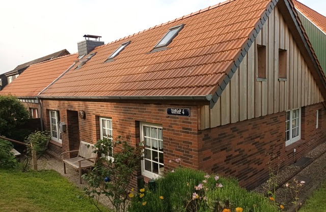 North Sea vacation in the old captain's house - a few minutes walk to the sea - free Wi-Fi