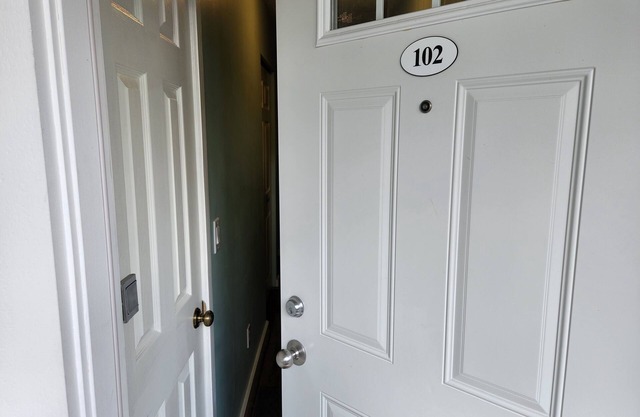 North Shore Inn Traverse City - Unit 102