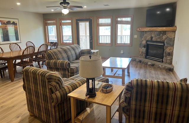 Northern Bay Golf Resort and Marina - 3 bed on Castle Rock Lake!