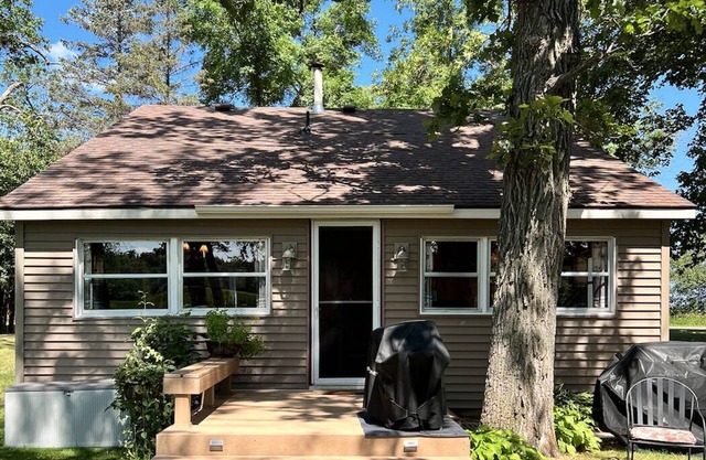 Nostalgic Northern Cabin tucked between 2 lakes & recreational river - Wadena Co