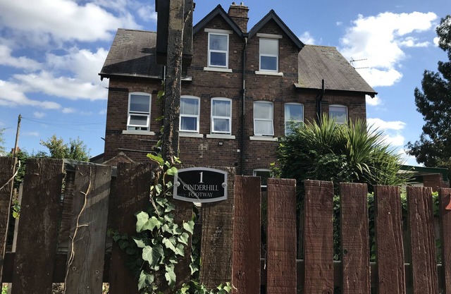Nottingham Spacious Modern Home with Netflix & massive garden