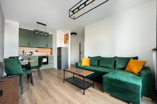 Nova Sfera Green Apartment by BookingHost