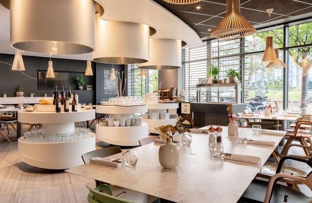 Novotel Paris Coeur d'Orly Airport