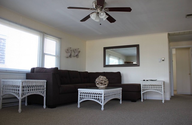 Now booking for fall 2025! Bay and Sunset Views, Across From Park