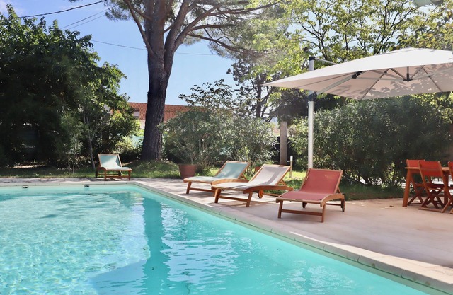 nVilla Pin Parasol ideal for your holidays with swimming pool for 10 people.