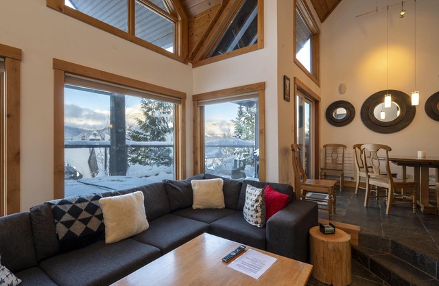 NYE rent 4-Stay 5. Hot Tub on Village Run-TRULY Slopeside-Luxury, Amazing Views.