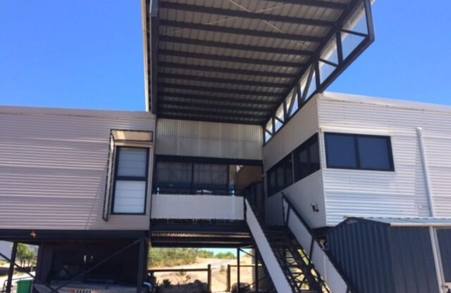 Nyola Beach House - Peppy Beach Retreat