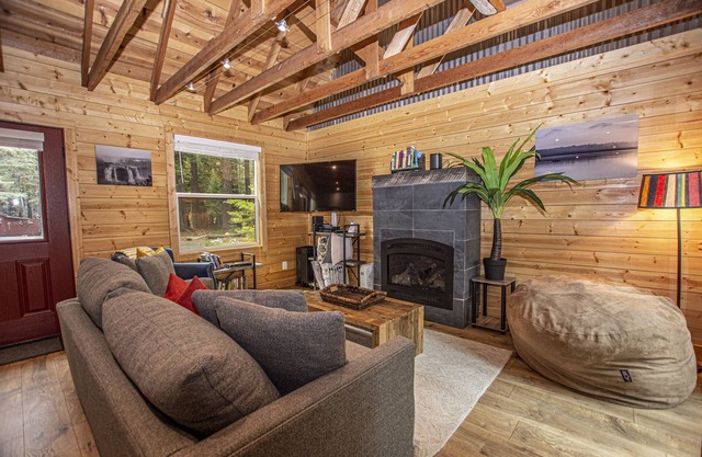 O'Brien's Den by Hauserman Rentals