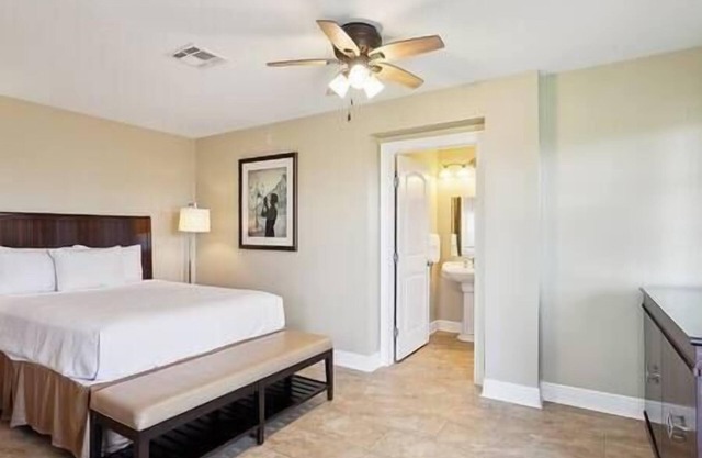 Oak Cottage R102