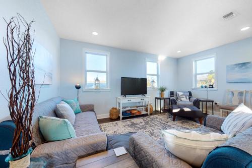 Oasis by the Bay-Upstairs Unit