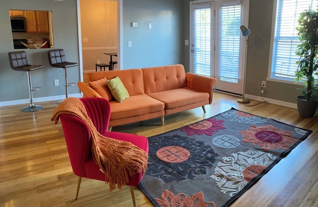 Oasis Charming 3-bedroom house in Greensboro with WiFi, fitness room
