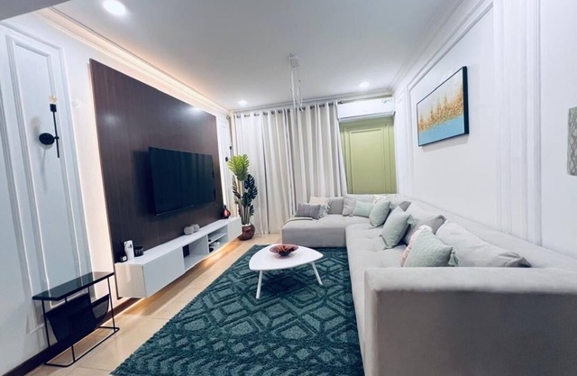 Oasis of serenity/2BR flat w standby gen &backyard