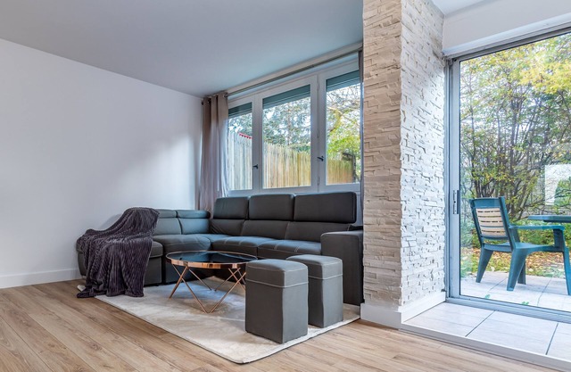 Oasis Urbaine for 8 Near Paris