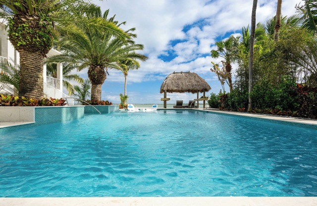 Ocean 9 Villa, Amazing Waterfront, 15 mins away from Duval Street!
