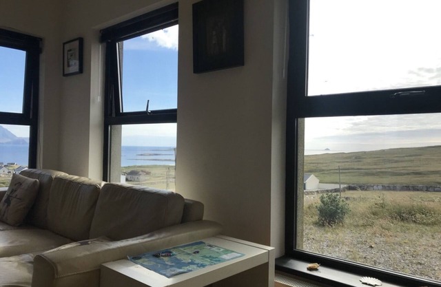 Ocean Breeze , Beautiful 3 bed house , absolutely stunning views , Belmullet