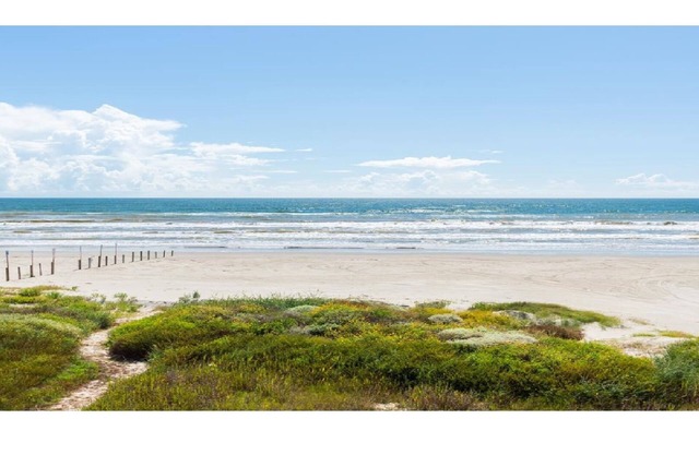 Ocean Front Beach House. Come and Enjoy The Sand, Sea, and Sun