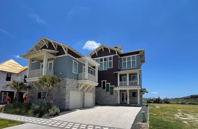 Ocean Front Beach House, Hot Tub, Golf Cart Boardwalk to Beach, Resort Pools