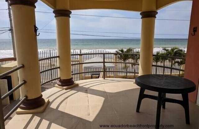 Ocean Front condo, 2 bdrm, 2 ba sleeps 4 fully furnished with awesome views.