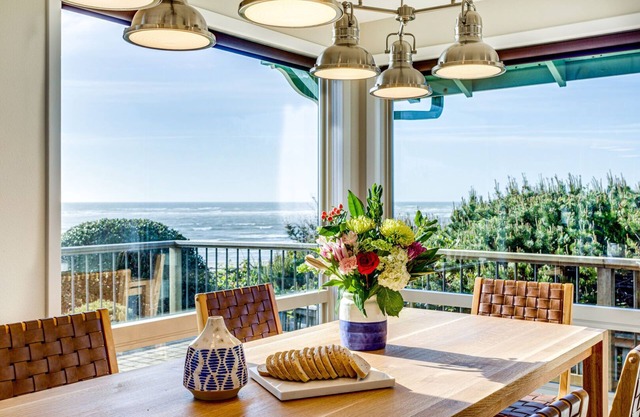 Ocean Front Home, Hot Tub & Miles of Sand to Explore!