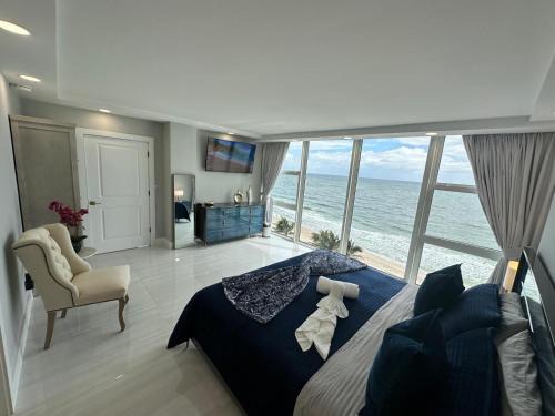 Ocean Front on Fort Lauderdale Beach 2 br Condo Apartment