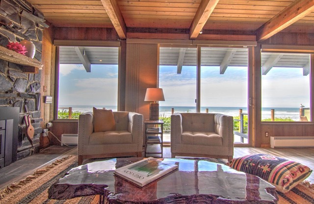 Ocean Front on Miles of Sandy Beach! Dog Friendly!