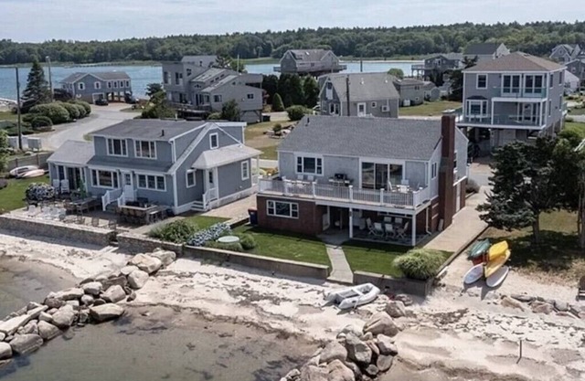 Ocean front, private beach, deck, fire pit, covered patio, paddleboards & more!