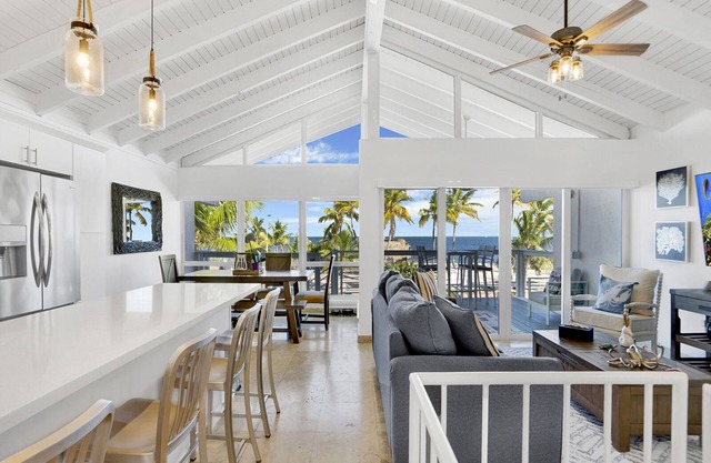 Ocean Front Villa with endless Views, golf cart, paddle boards, kayak and bikes