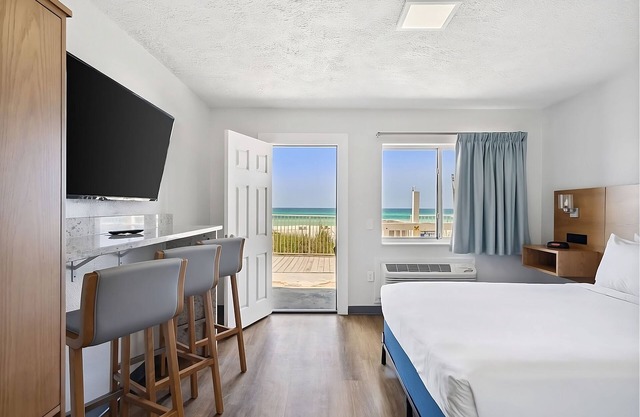 Ocean/Gulf View Beach Walkup Deluxe Suite at Sugar Sands Hotel, 2 Units