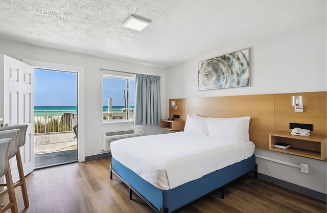Ocean/Gulf View Emerald Suite, 3 Units, Sugar Sands Beachfront Hotel