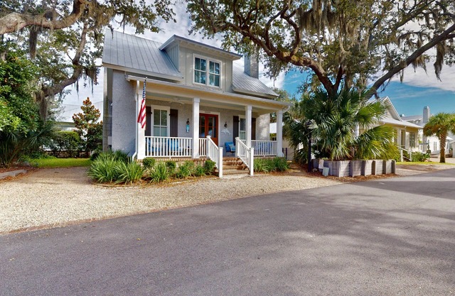 OCEAN HUES @ OCEAN OAKS 4 bedrooms, 3.5 bathrooms