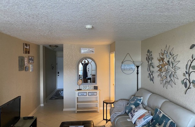 Ocean Jewel 1 Bedroom 2 Bathroom Beauty