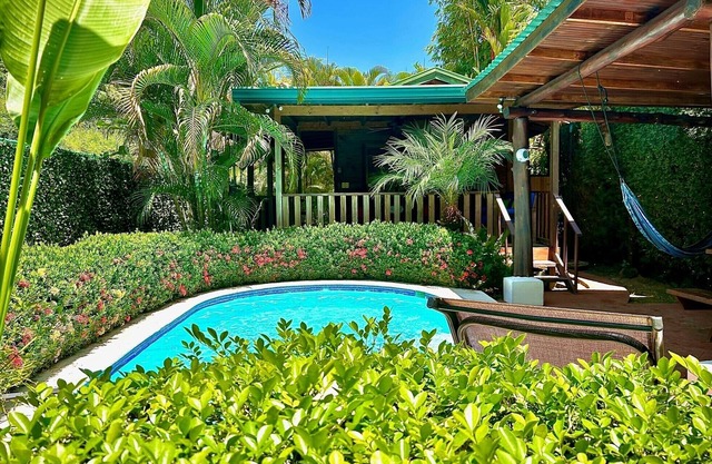 Ocean Melody.Fully Equipped, Walking Distance From Beaches, Garden and Pool!