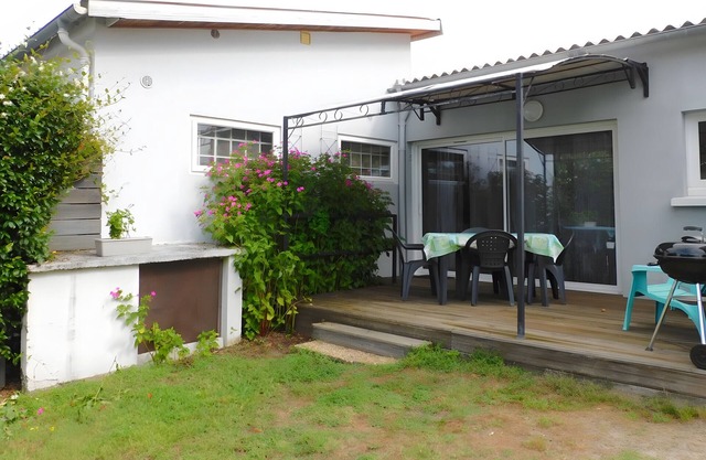 'Océan Ouest - Domaine Des Landes' with Shared Pool and Private Terrace, Shared Garden