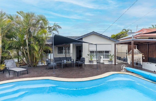 Ocean Palms, 11 Prentice Place with a private pool