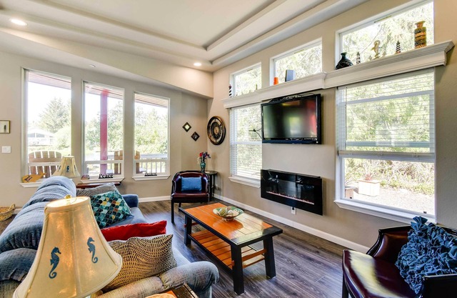 Ocean Shores Retreat w/Porch & Canal Views!