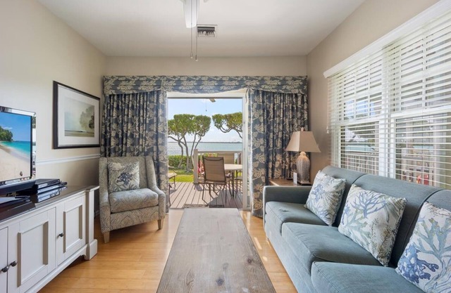 Ocean-View 2BR/1.5BA Bungalow 5043: Village at Hawks Cay Villas