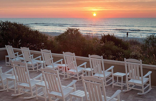 Ocean View! 5 pools & 8 hot tubs! Spacious-modern decor! Beachfront High-rise!