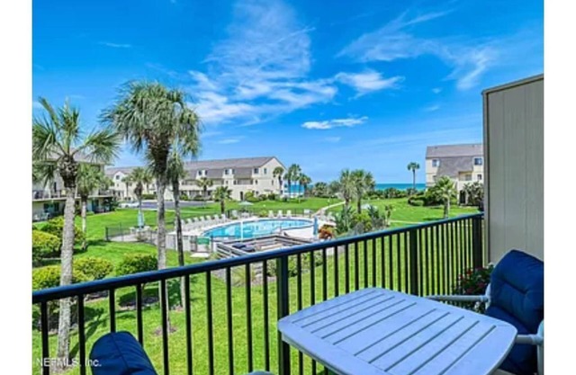 Ocean View Beach condo in St. Augustine great for Golf, Fishing, NASA, & Disney