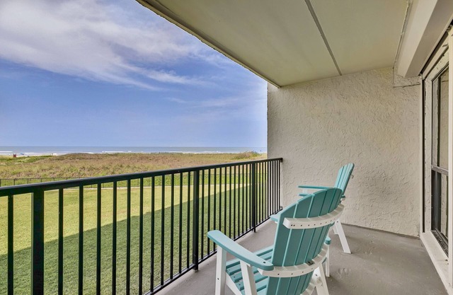 Ocean View Condo in Beachfront Resort with all the Amenities!