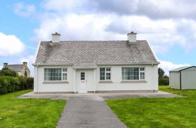 OCEAN VIEW, family friendly in Ballinskelligs, County Kerry