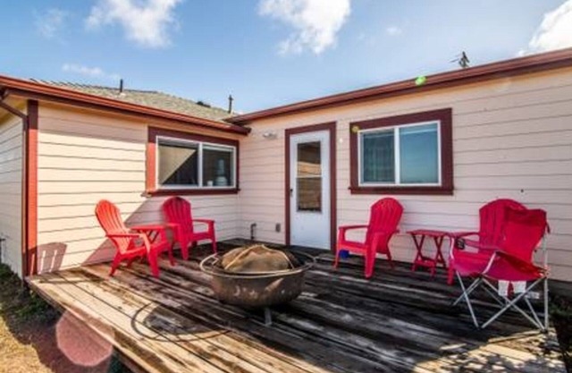 Ocean view guesthouse just minutes from the beaches and multiple State Parks