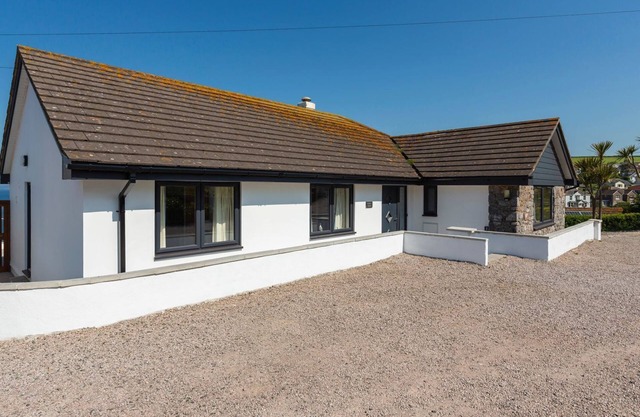 OCEAN VIEW, pet friendly, country holiday cottage in Hope Cove