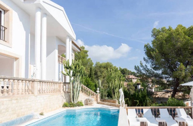 Ocean View Villa in Portals Nous: Luxury and Stunning Panoramic Sea Views