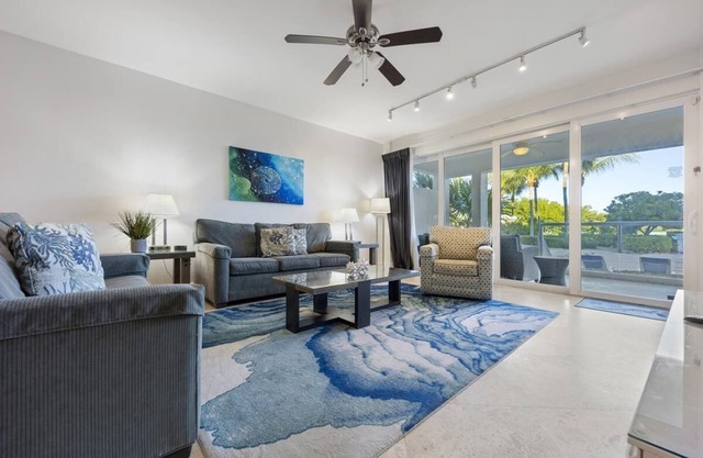Oceanfront 2BR/2.5BA Mariner's Club Villa 512 with Oasis Pool, Marina, Game Room & More